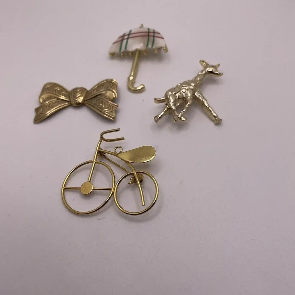 Lot Of 4 Women’s Gold Tone Brooch Pins Metal Bike, Giraffe, Umbrella, Bow - Picture 7 of 11